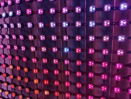 P62.5 ピクセルピッチ 柔軟なLEDカーテンディスプレイ 屋外広告用ネットスクリーン
